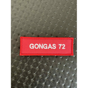 NOME BORDADO DE VELCRO COM NÚMERO À FRENTE