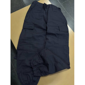 CALÇA AZUL ESCURA COM ELÁSTICO NA CINTURA E NO FUNDO DAS PERNAS