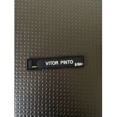 NOME BORDADO DE VELCRO C/MEDIDAS 15CM X 3 CM C/ DIVISA E GRUPO