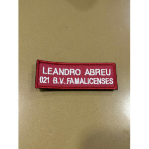 NOME BORDADO DE VELCRO COM NÚMERO E CORPORAÇÃO EM BAIXO