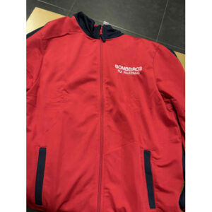 FATO DE TREINO VERMELHO COM NOME E CORPORAÇÃO BORDADO FRENTE E COSTAS