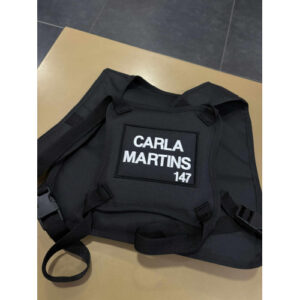 COLETE PORTA-RÁDIOS COM NOME E NÚMERO BORDADO NAS COSTAS