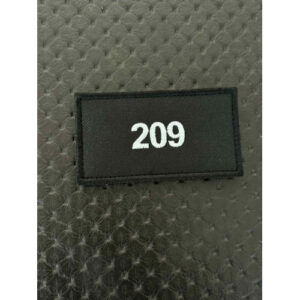 NOME/NÚMERO BORDADO DE VELCRO C/MEDIDAS 9CM X 5CM