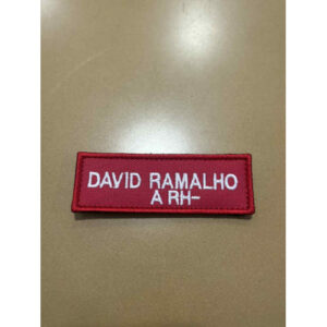 NOME BORDADO DE VELCRO COM GRUPO SANGUÍNEO NO MEIO