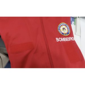 FATO DE TREINO VERMELHO DOS BOMBEIROS COM EMBLEMA DA EIP