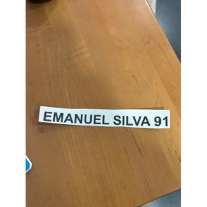 NOME E NÚMERO JUNTO NUM AUTOCOLANTE
