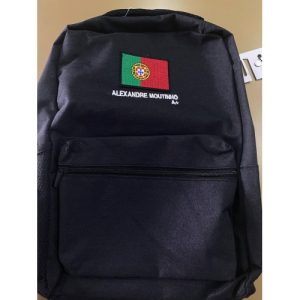 MOCHILA BORDADA COM BANDEIRA PORTUGAL, NOME E GRUPO SANGUÍNEO