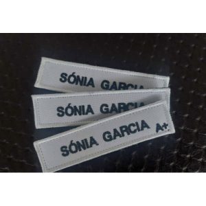 NOME BORDADO DE VELCRO C/MEDIDAS 10,2CM X 2,5CM COM GRUPO SANGUÍNEO