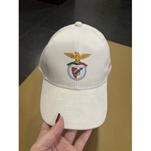 BONÉ PERSONALIZADO COM EMBLEMA E NOME ESTAMPADO