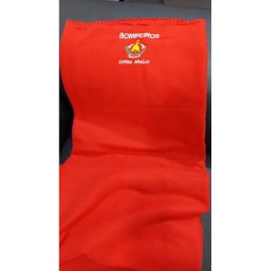 MANTA POLAR COM BOMBEIROS , EMBLEMA VIDA POR VIDA E NOME BORDADO