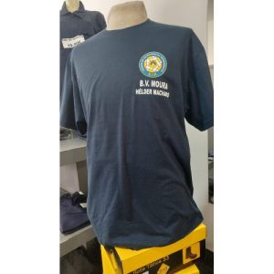 T-SHIRT ESTAMPADA COM NOME, CORPORAÇÃO E EMBLEMA DA EIP Á FRENTE