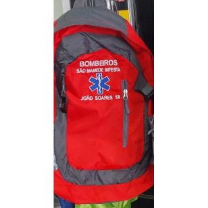 MOCHILA BORDADA COM CORPORAÇÃO, ESTRELA DA VIDA, NOME E NÚMERO