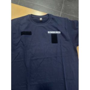 T-SHIRT DOS BOMBEIROS ESTAMPADA COM EMBLEMA DA EIP A BRANCO