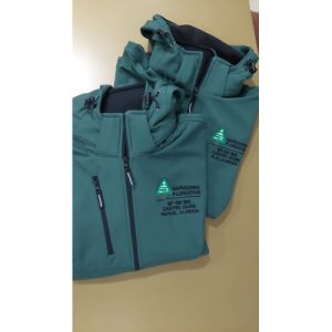 SOFTSHELL PARA SAPADOR FLORESTAL COM CAPUCHO BORDADO COM EQUIPA,CIDADE E NOME