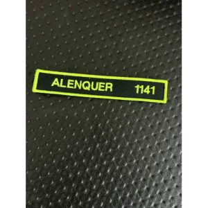 NOME BORDADO DE VELCRO C/MEDIDAS 14CM X 2CM , NÚMERO E REBORDO