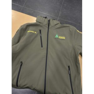 SOFTSHELL PARA SAPADOR FLORESTAL C/ CAPUCHO BORDADO COM NOME,BANDEIRA,ICNF,EMBLEMA