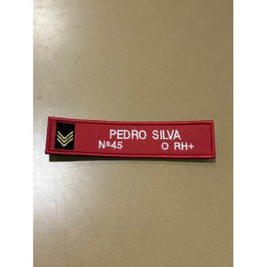 NOME BORDADO DE VELCRO C/ MEDIDAS 13CM X 3 CM - C/NÚMERO, GRUPO E DIVISA